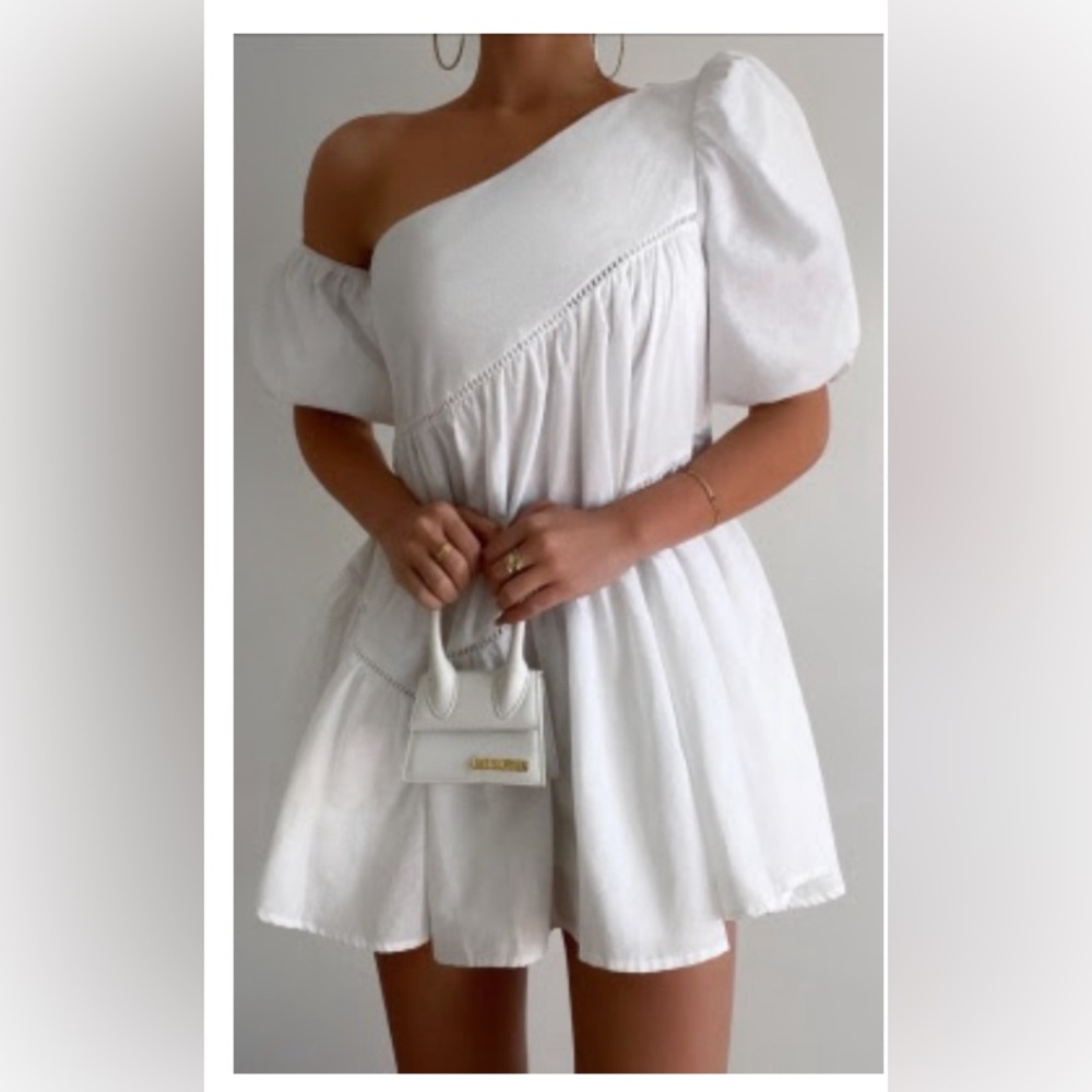 HARLEEN MINI DRESS - LINEN LOOK ASYMMETRICAL TRIM PUFF SLEEVE DRESS IN WHITE